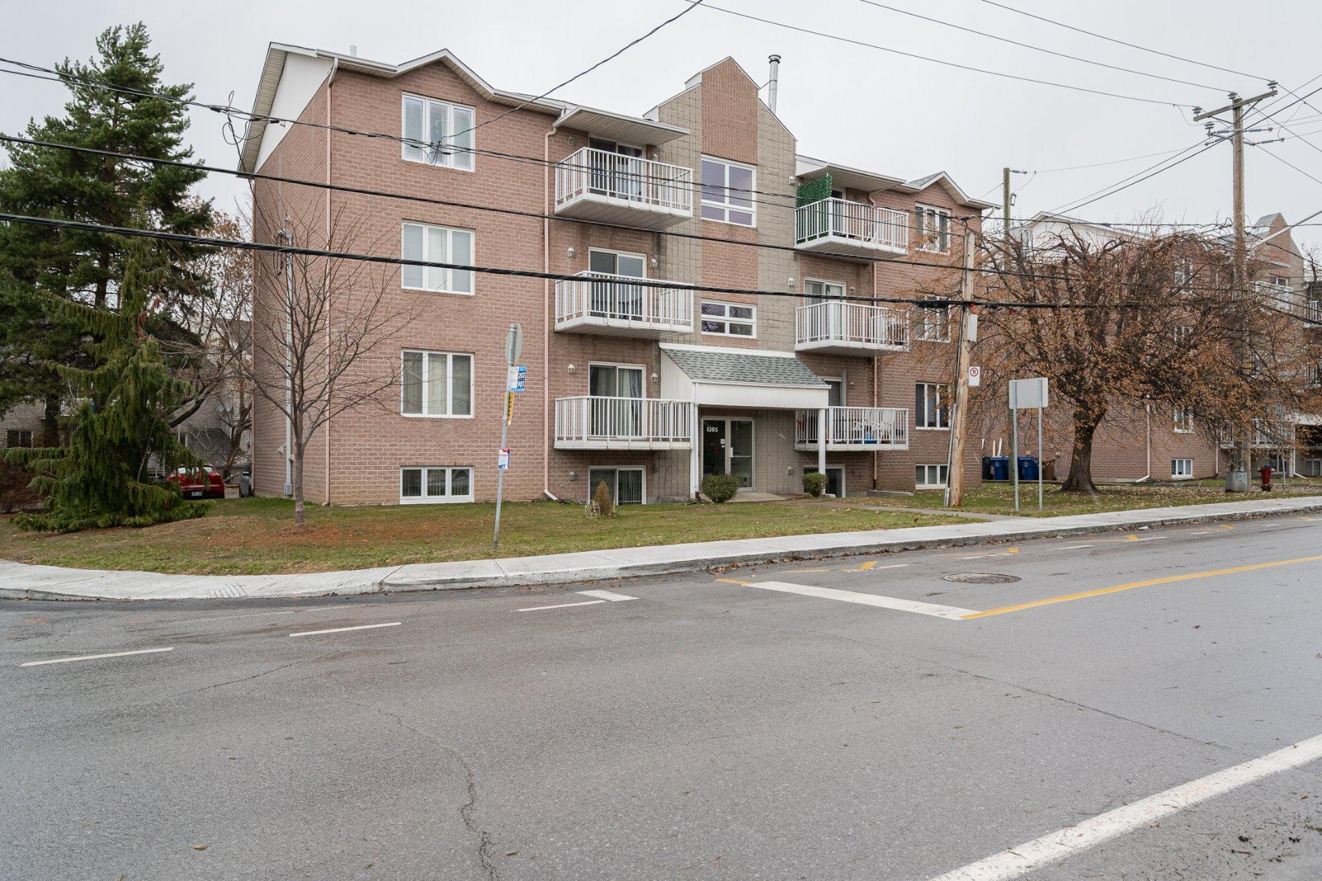 









1305


Ch. du Bord-de-l'Eau

, 3,
Laval (Sainte-Dorothée),




QC
H7X1B9

