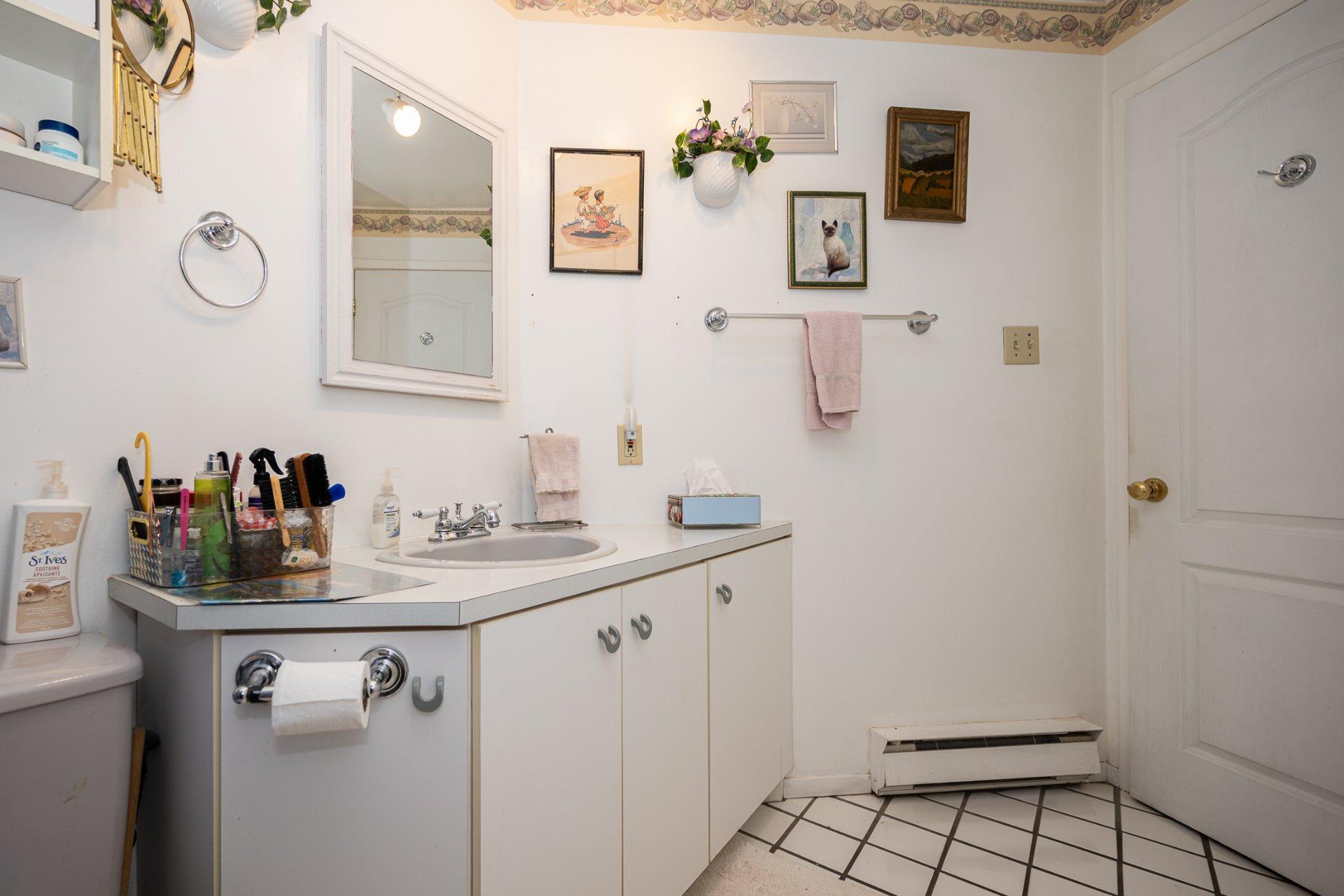 









1305


Ch. du Bord-de-l'Eau

, 3,
Laval (Sainte-Dorothée),




QC
H7X1B9

