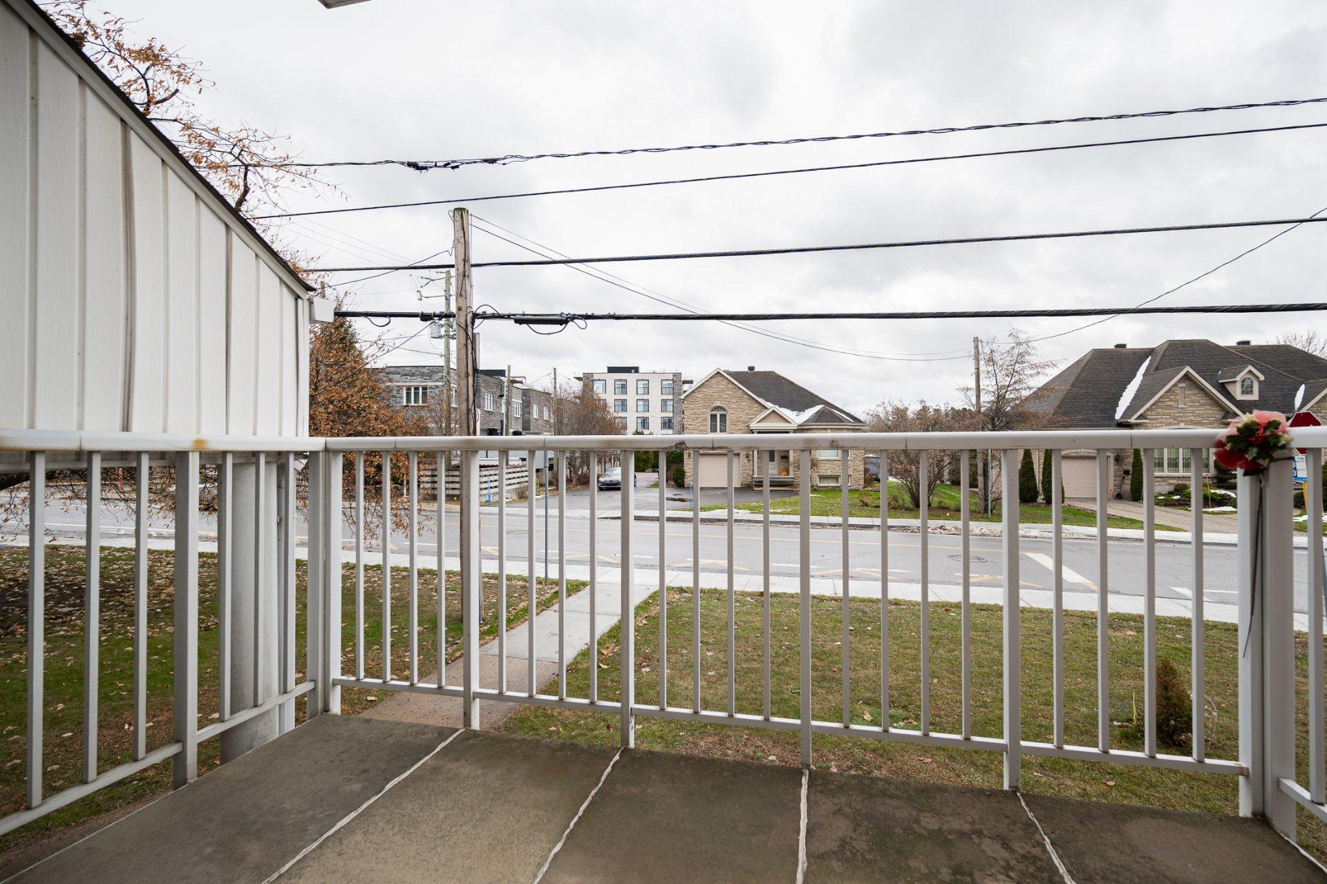 









1305


Ch. du Bord-de-l'Eau

, 3,
Laval (Sainte-Dorothée),




QC
H7X1B9

