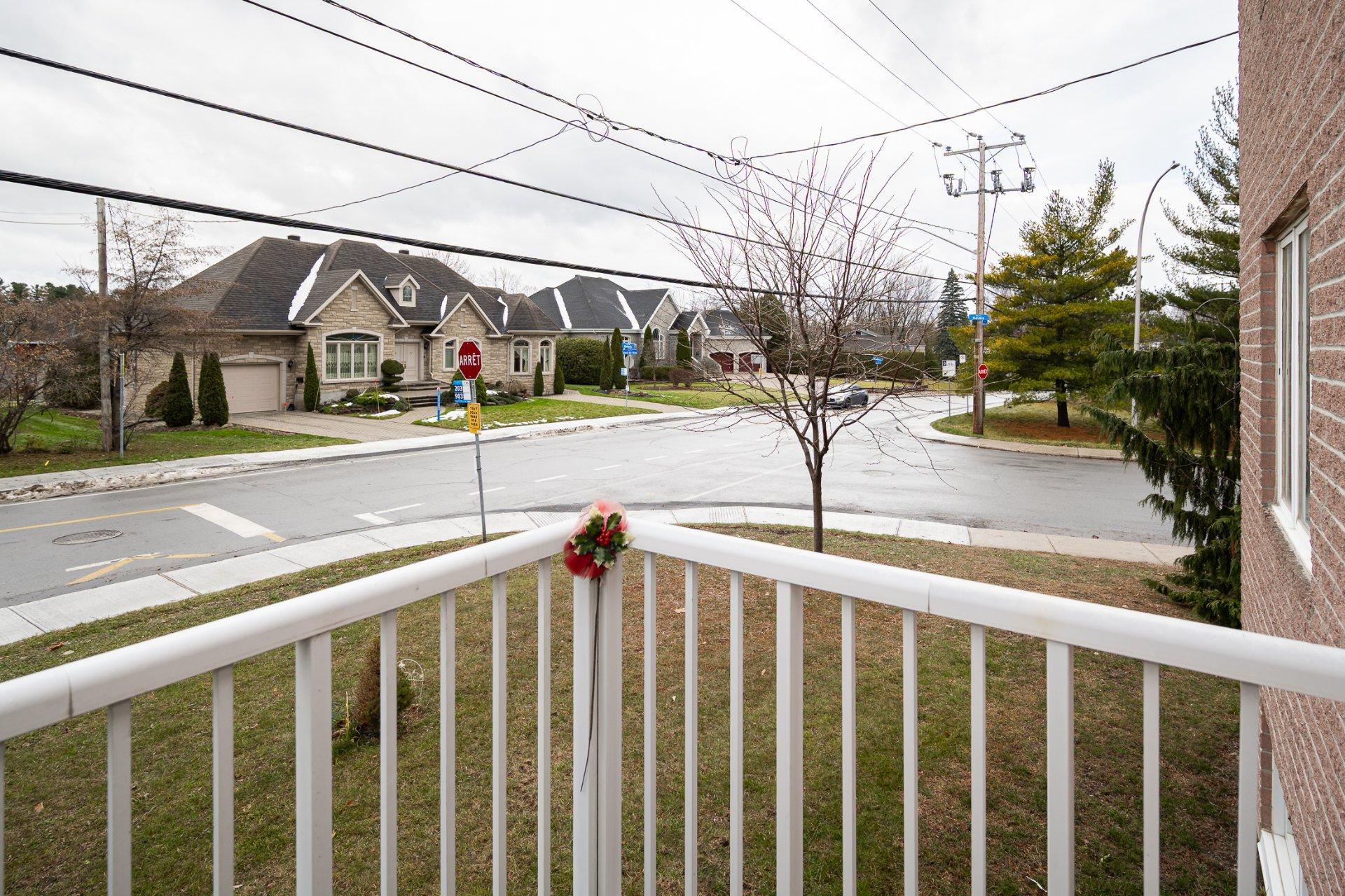 









1305


Ch. du Bord-de-l'Eau

, 3,
Laval (Sainte-Dorothée),




QC
H7X1B9

