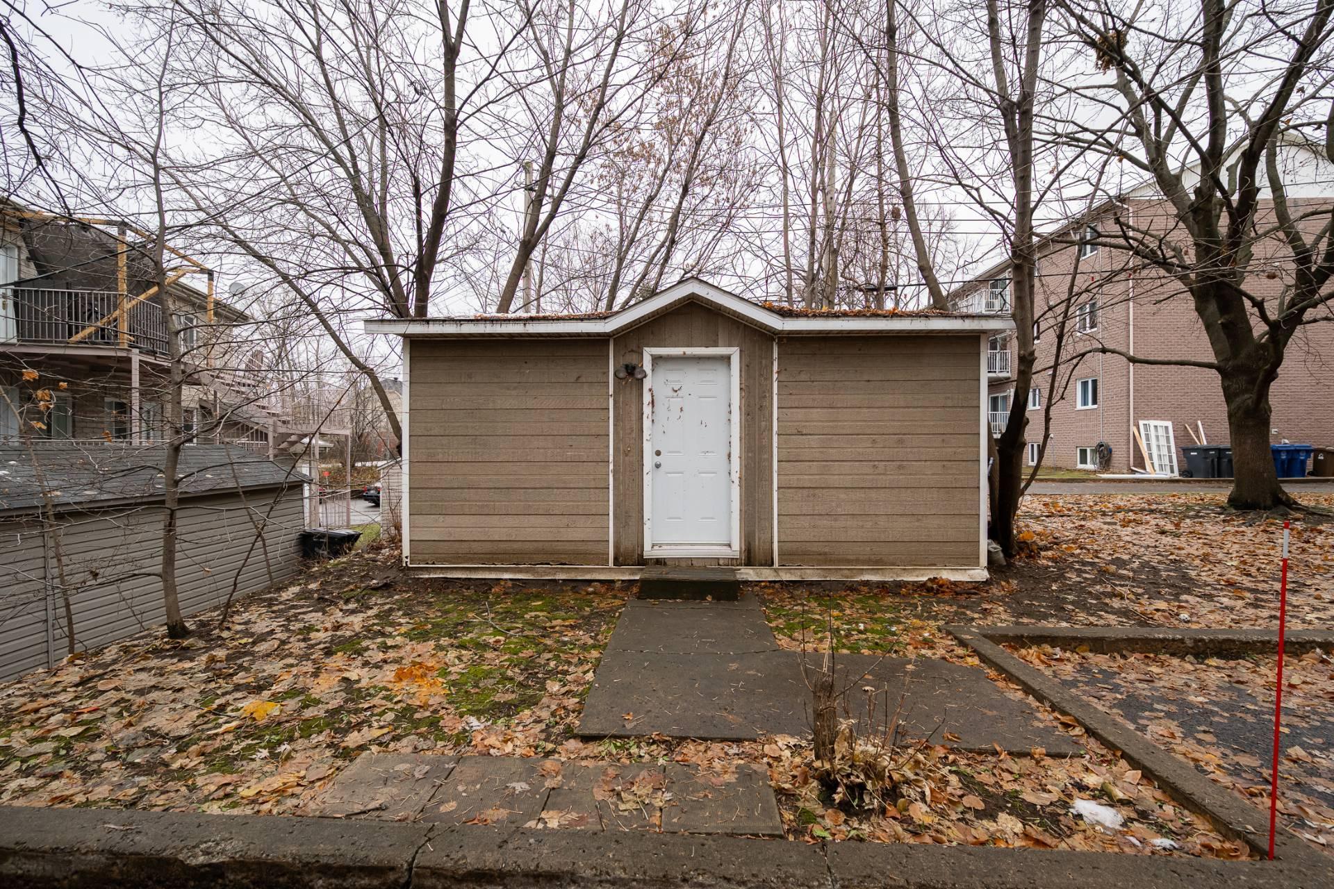 









1305


Ch. du Bord-de-l'Eau

, 3,
Laval (Sainte-Dorothée),




QC
H7X1B9

