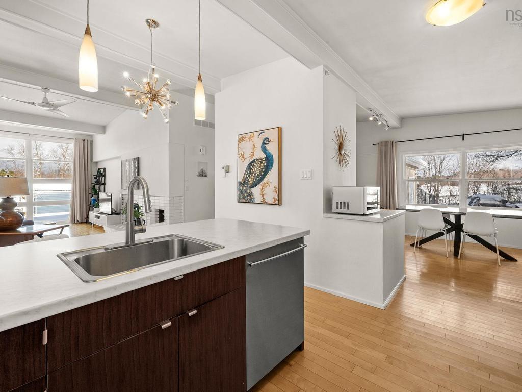 












6 Lavinia Street

,
Kentville,




NS
B4N 1V7

