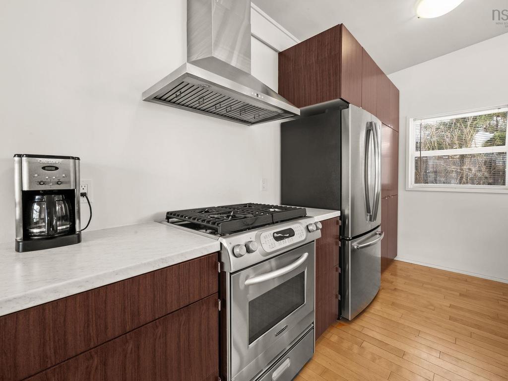 












6 Lavinia Street

,
Kentville,




NS
B4N 1V7

