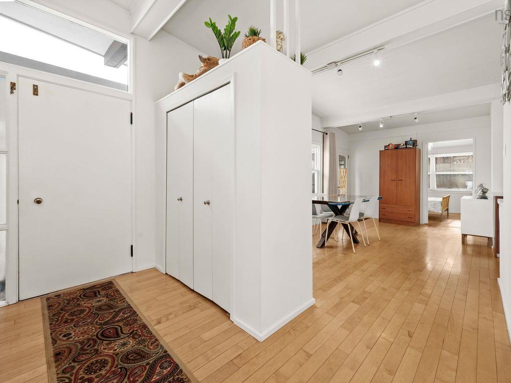 












6 Lavinia Street

,
Kentville,




NS
B4N 1V7

