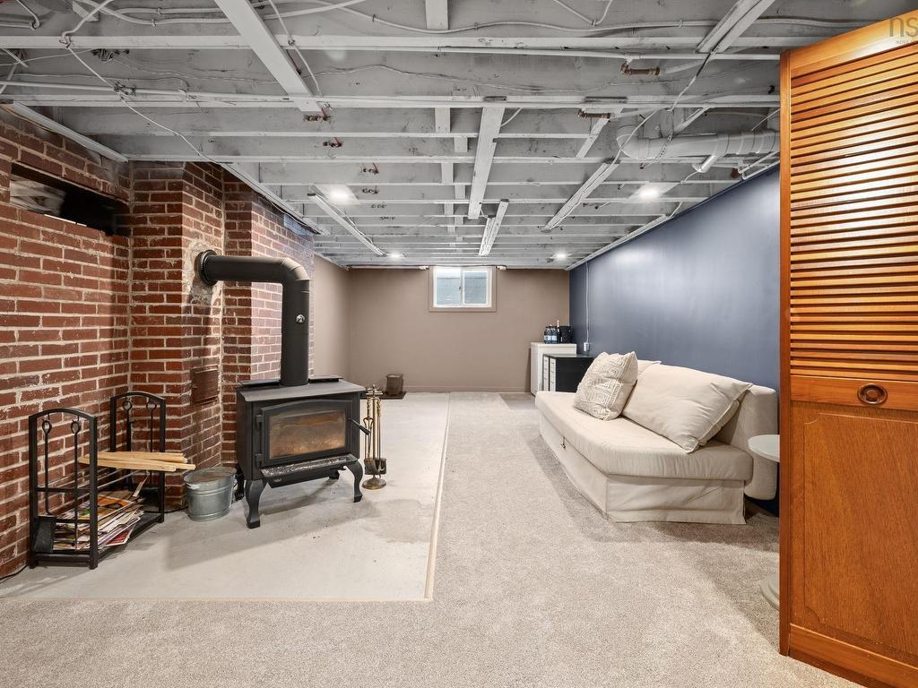 












6 Lavinia Street

,
Kentville,




NS
B4N 1V7

