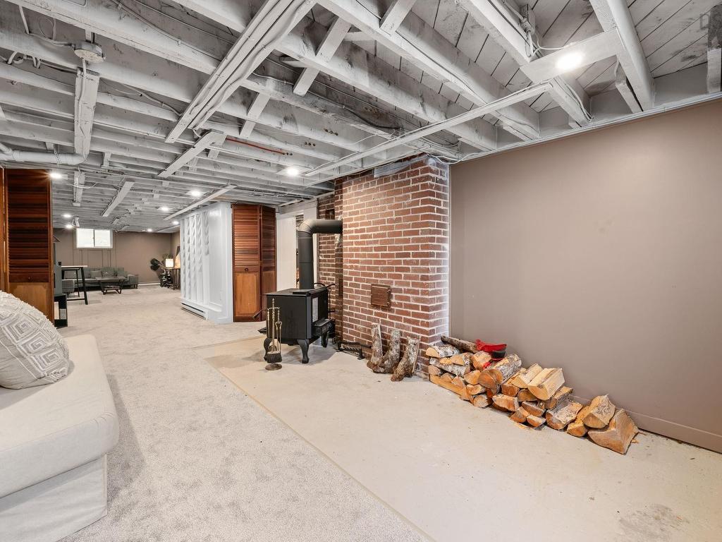 












6 Lavinia Street

,
Kentville,




NS
B4N 1V7

