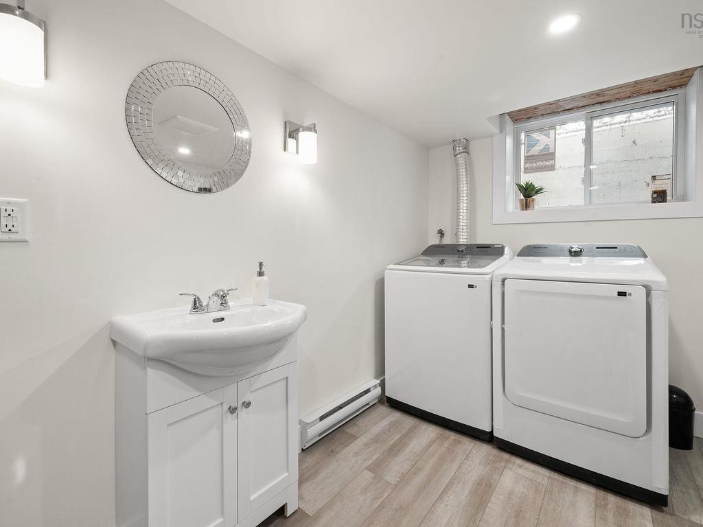 












6 Lavinia Street

,
Kentville,




NS
B4N 1V7

