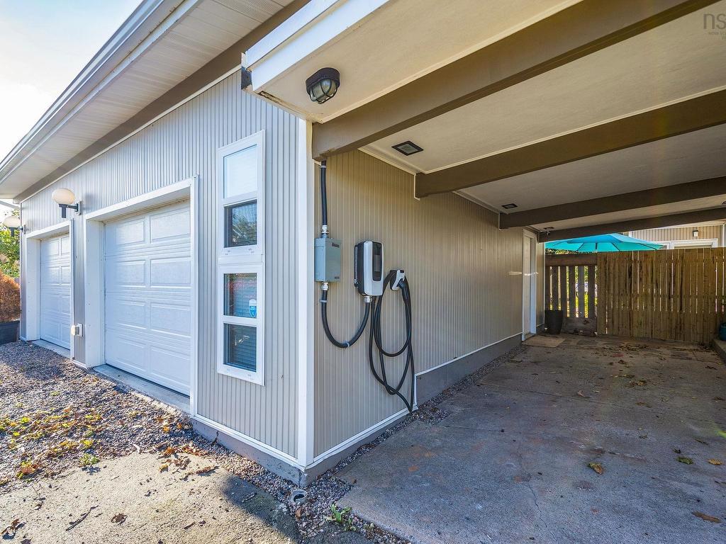 












6 Lavinia Street

,
Kentville,




NS
B4N 1V7

