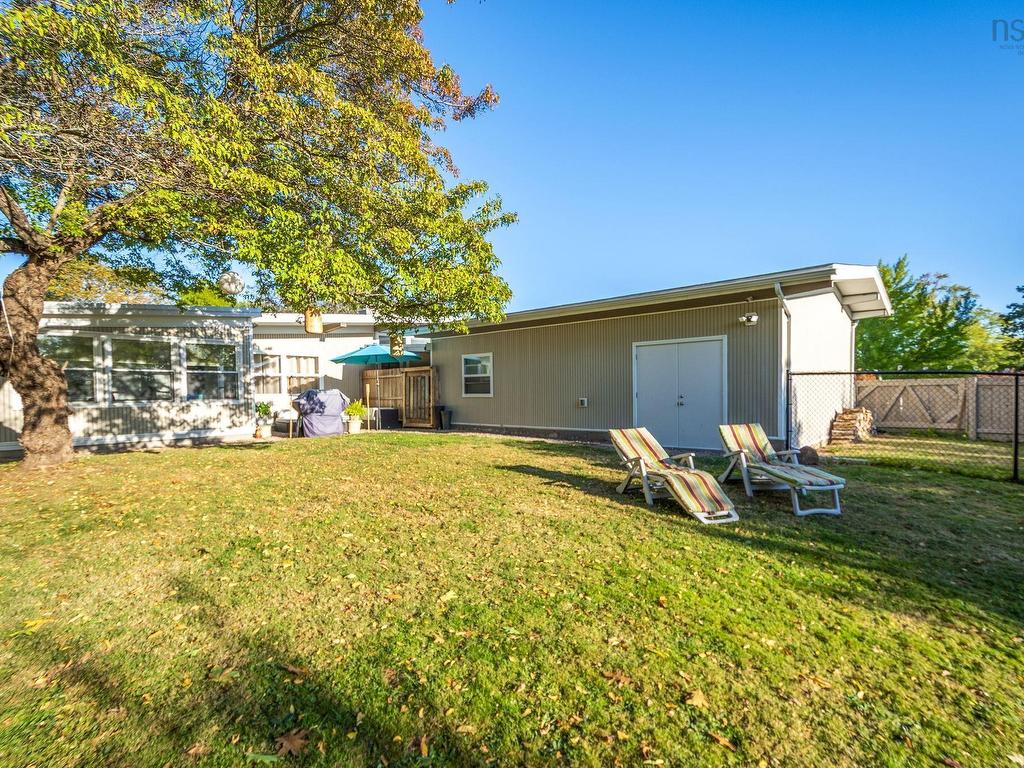 












6 Lavinia Street

,
Kentville,




NS
B4N 1V7

