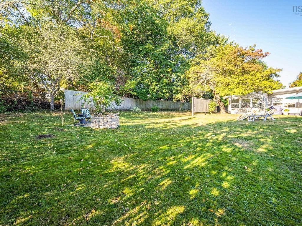 












6 Lavinia Street

,
Kentville,




NS
B4N 1V7

