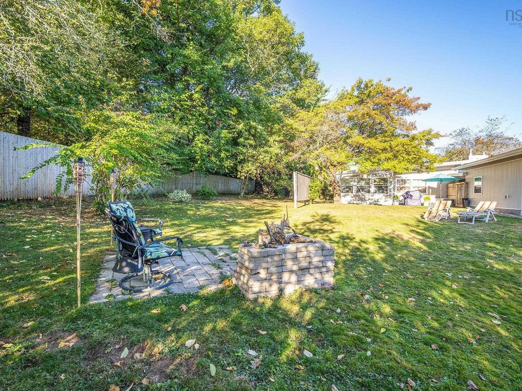 












6 Lavinia Street

,
Kentville,




NS
B4N 1V7

