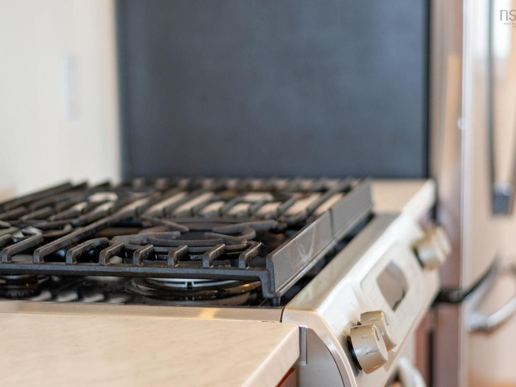 












6 Lavinia Street

,
Kentville,




NS
B4N 1V7

