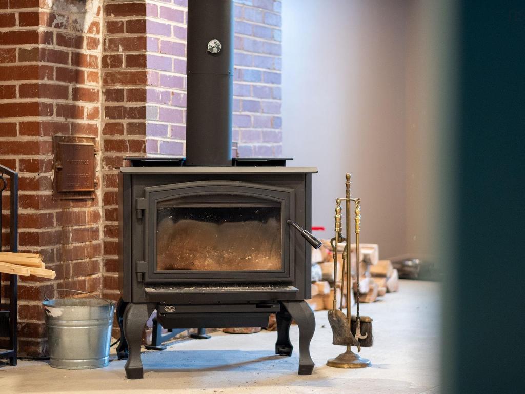 












6 Lavinia Street

,
Kentville,




NS
B4N 1V7

