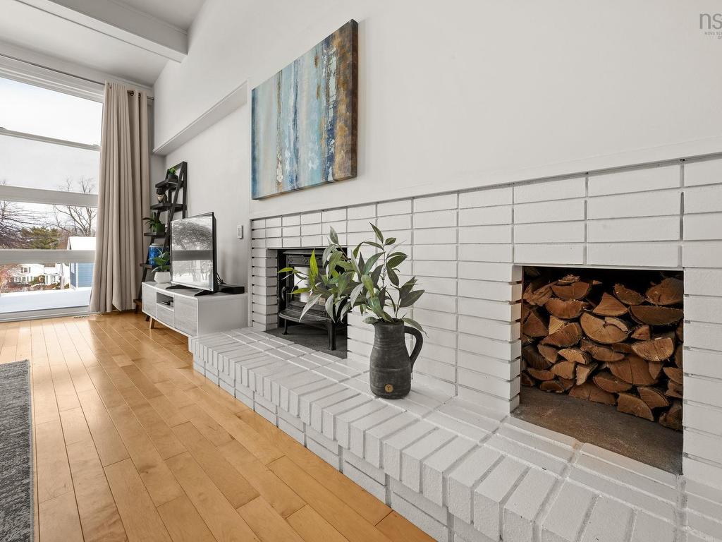 












6 Lavinia Street

,
Kentville,




NS
B4N 1V7

