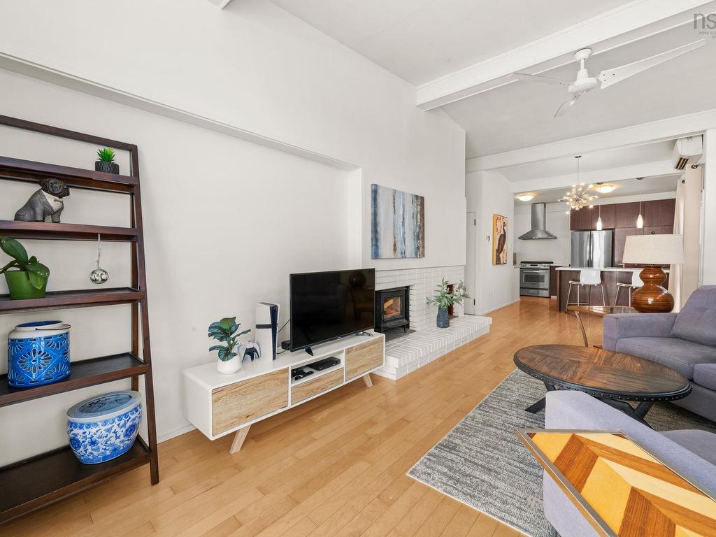 












6 Lavinia Street

,
Kentville,




NS
B4N 1V7

