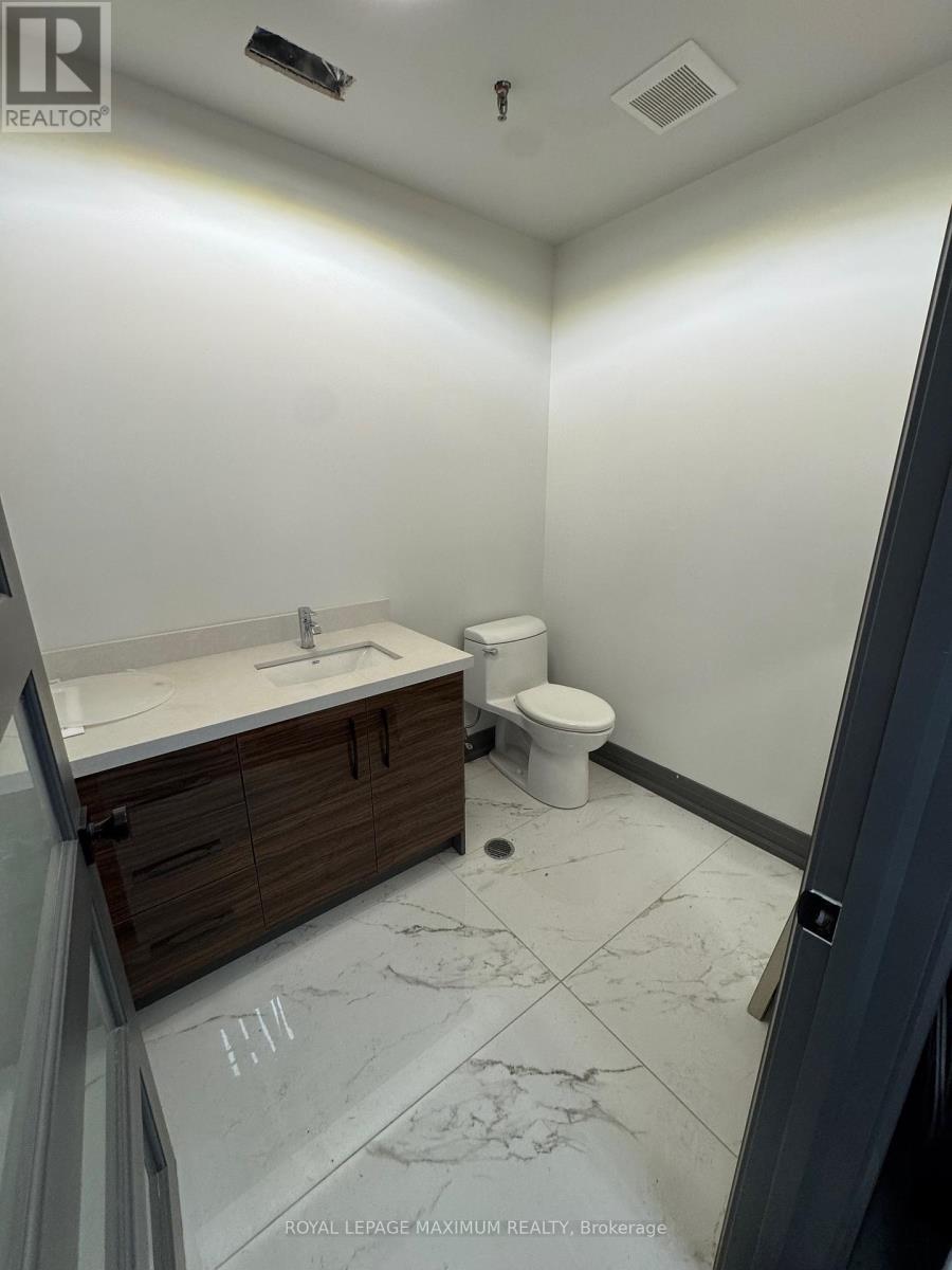 












15 - 67 RODINEA ROAD

,
Vaughan,




Ontario
L6A1R3

