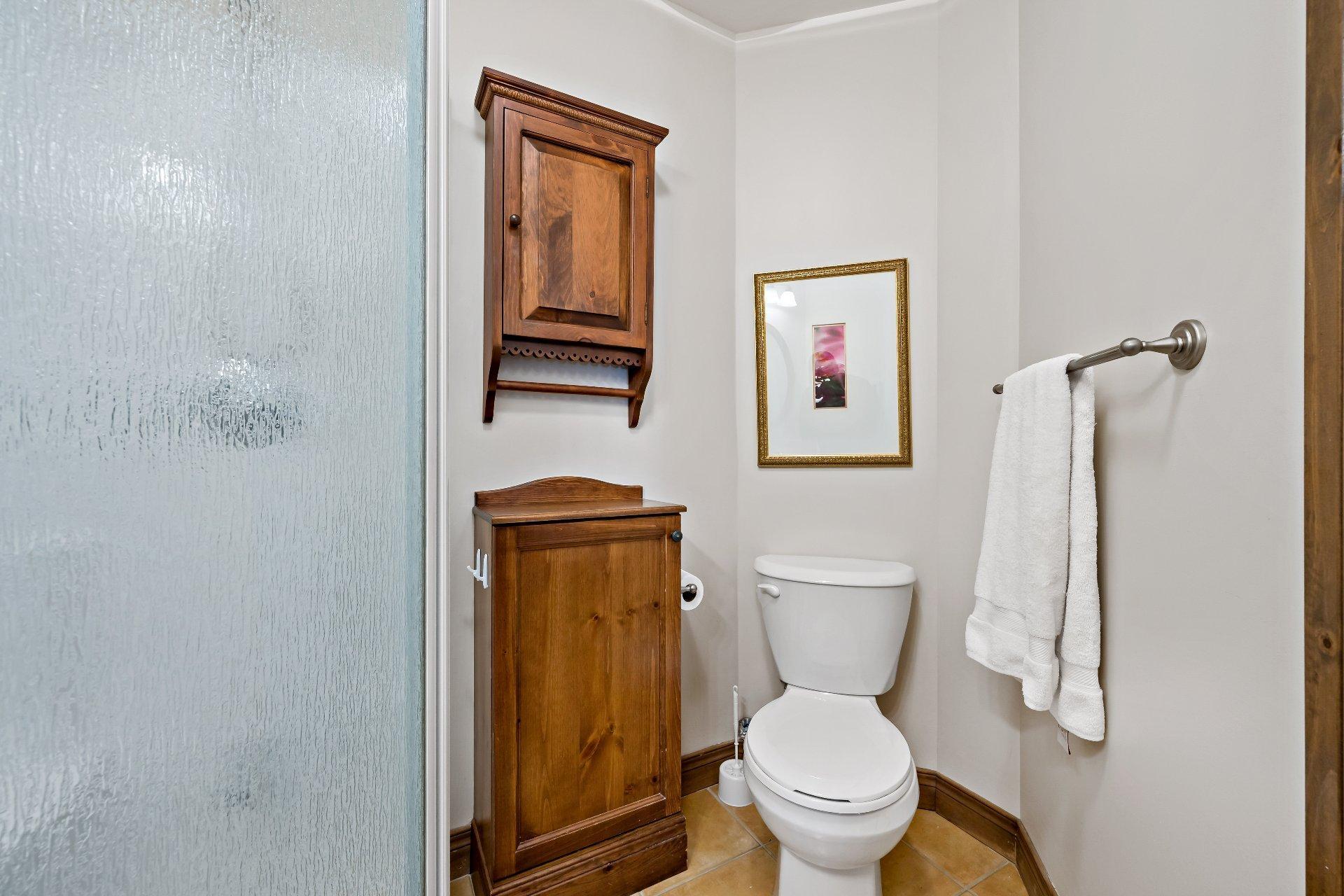 









122


Ch. des Quatre-Sommets

, 4,
Mont-Tremblant,




QC
J8E1C4

