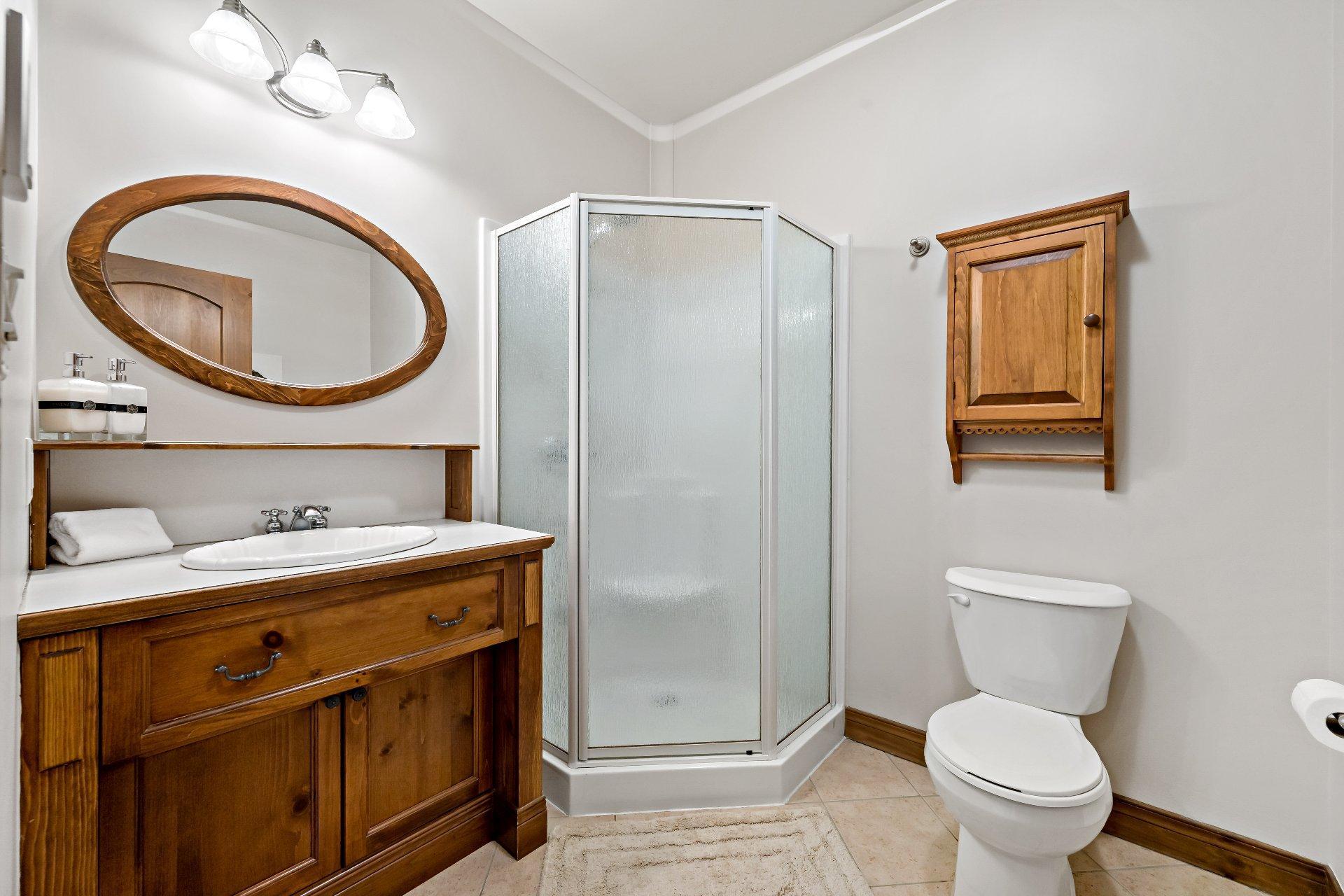 









122


Ch. des Quatre-Sommets

, 4,
Mont-Tremblant,




QC
J8E1C4

