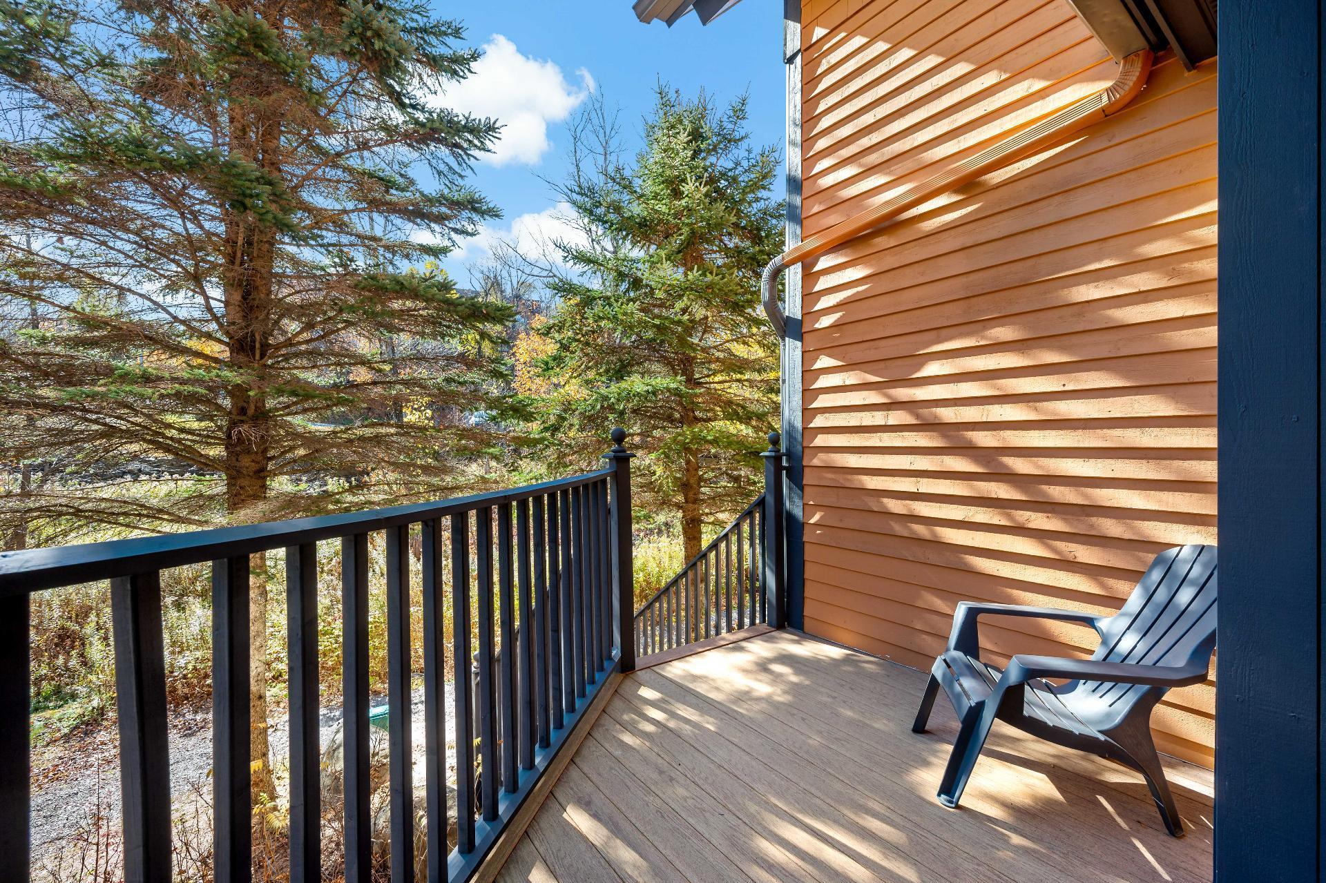 









122


Ch. des Quatre-Sommets

, 4,
Mont-Tremblant,




QC
J8E1C4

