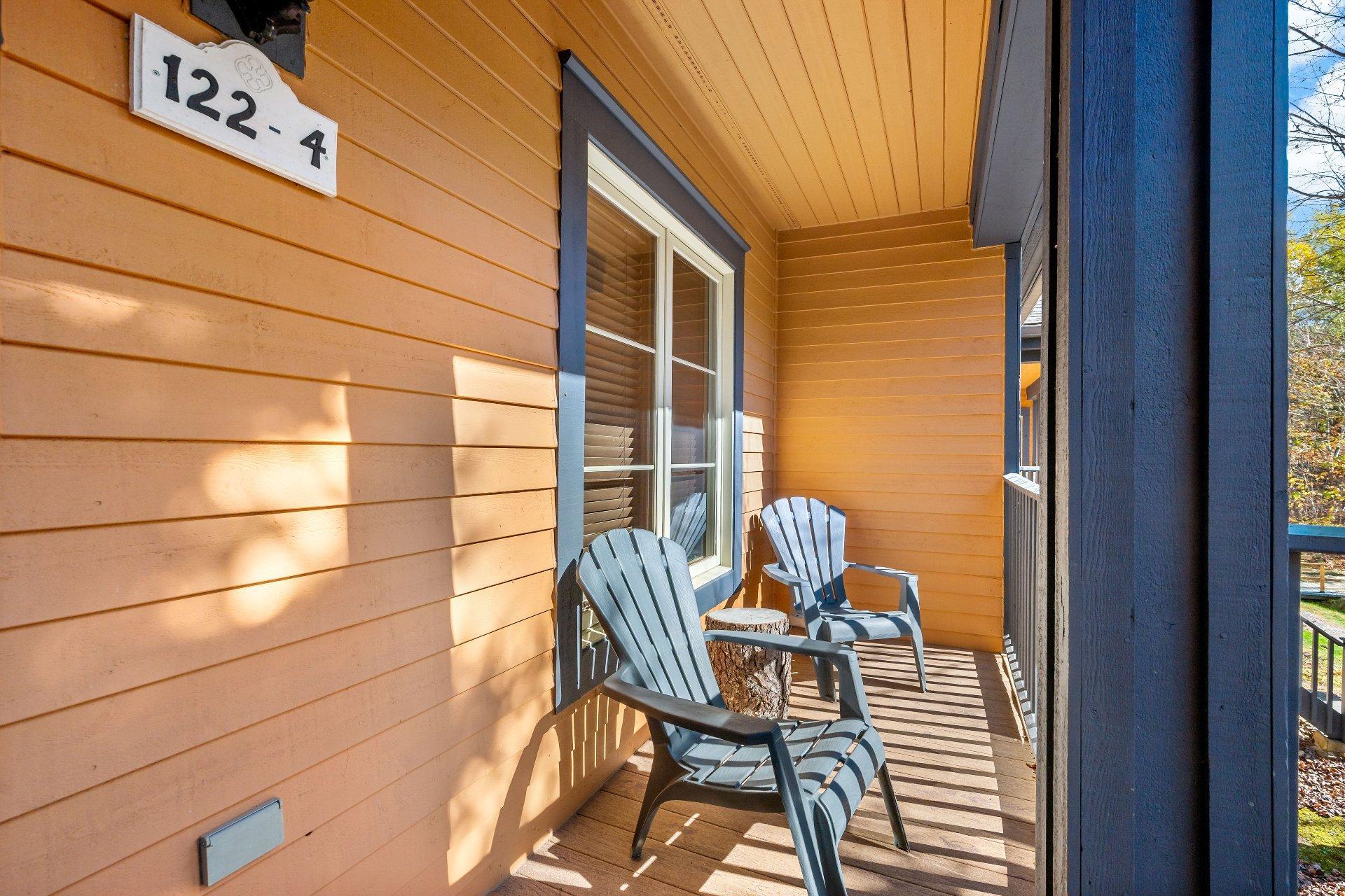 









122


Ch. des Quatre-Sommets

, 4,
Mont-Tremblant,




QC
J8E1C4

