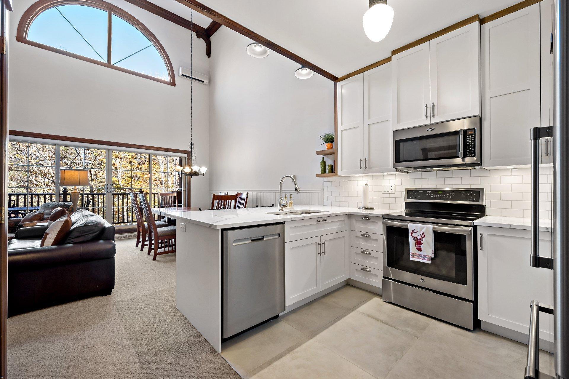 









122


Ch. des Quatre-Sommets

, 4,
Mont-Tremblant,




QC
J8E1C4

