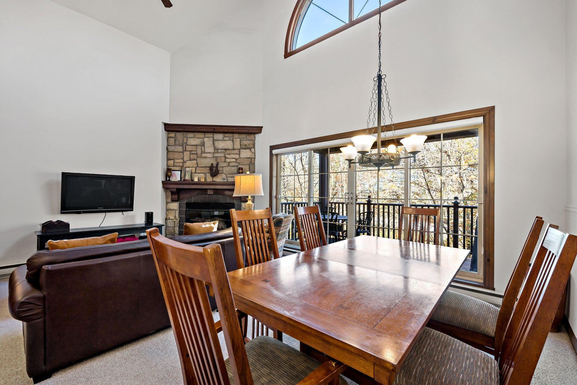 









122


Ch. des Quatre-Sommets

, 4,
Mont-Tremblant,




QC
J8E1C4

