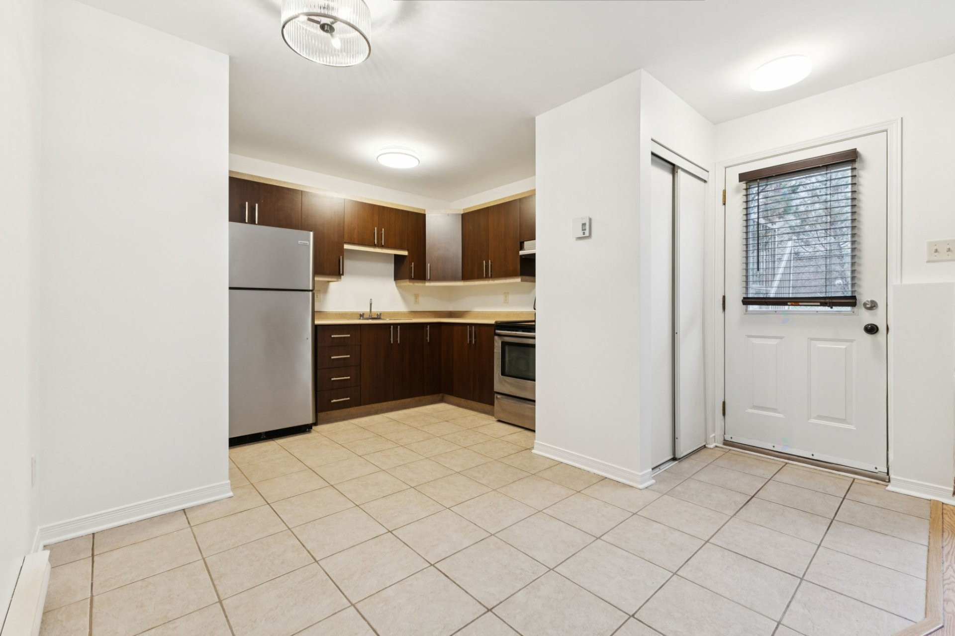 









361


Boul. des Grives

,
Gatineau (Hull),




QC
J9A0A2

