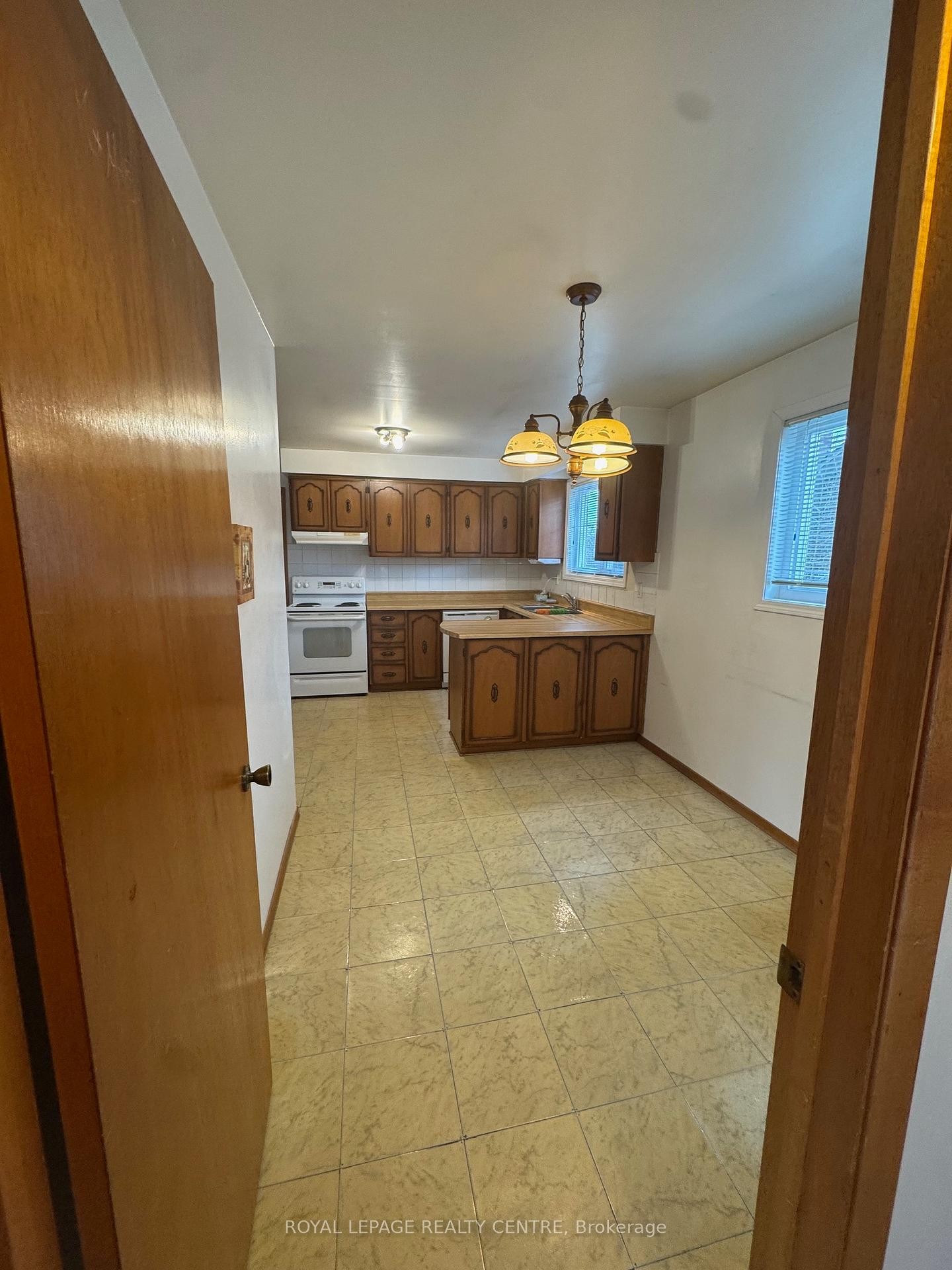 









2409


Culver

Way, Main,
Mississauga,




ON
L5B 2P8

