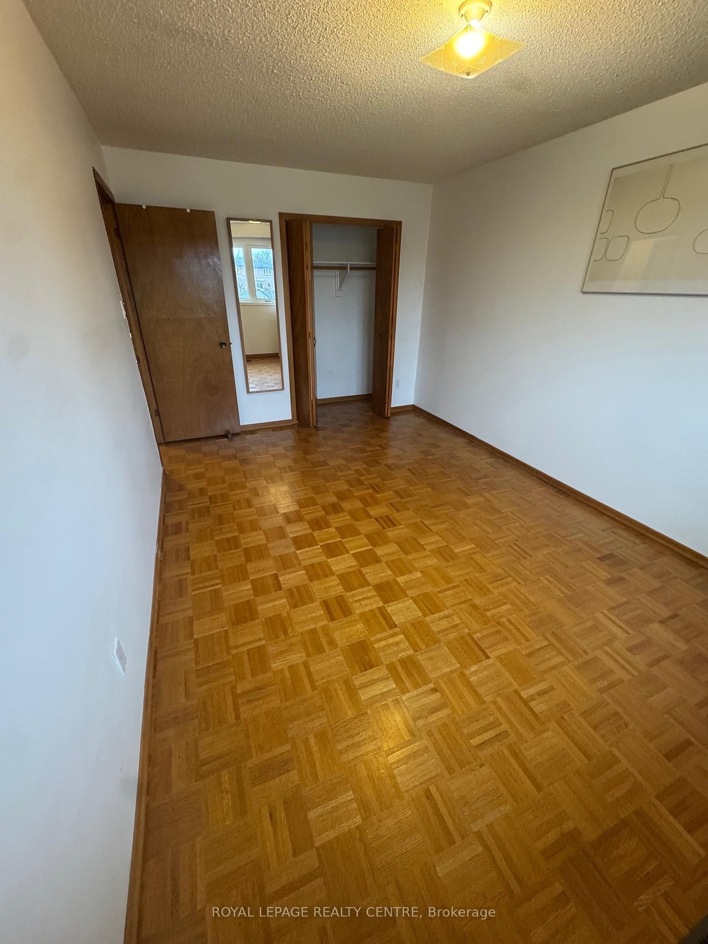 









2409


Culver

Way, Main,
Mississauga,




ON
L5B 2P8

