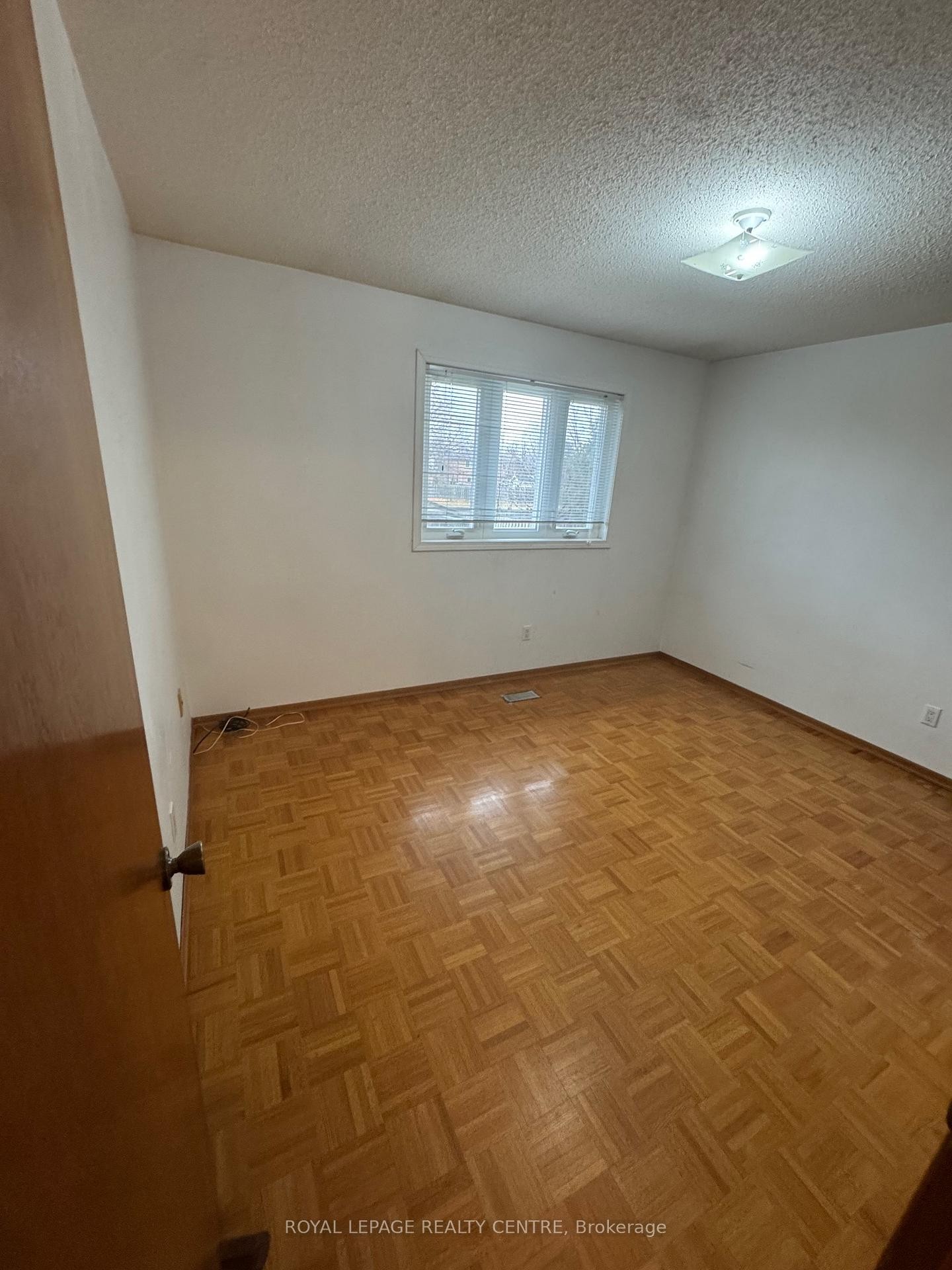 









2409


Culver

Way, Main,
Mississauga,




ON
L5B 2P8

