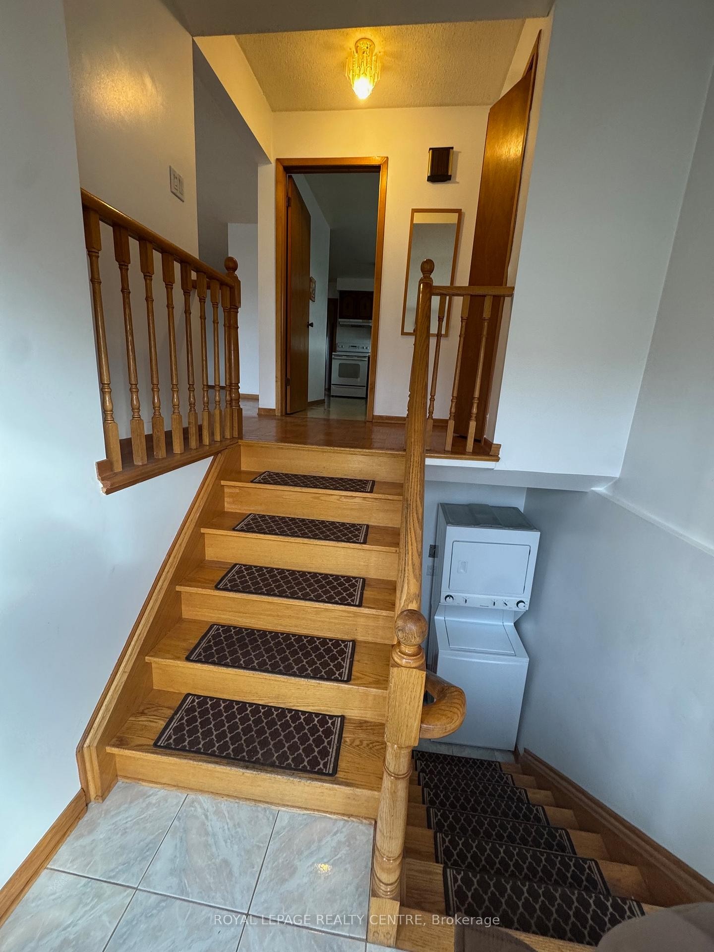 









2409


Culver

Way, Main,
Mississauga,




ON
L5B 2P8

