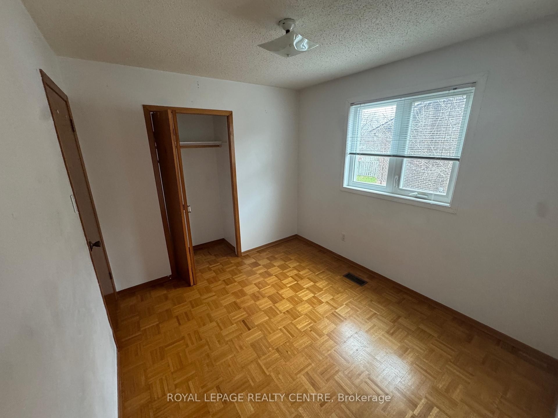 









2409


Culver

Way, Main,
Mississauga,




ON
L5B 2P8

