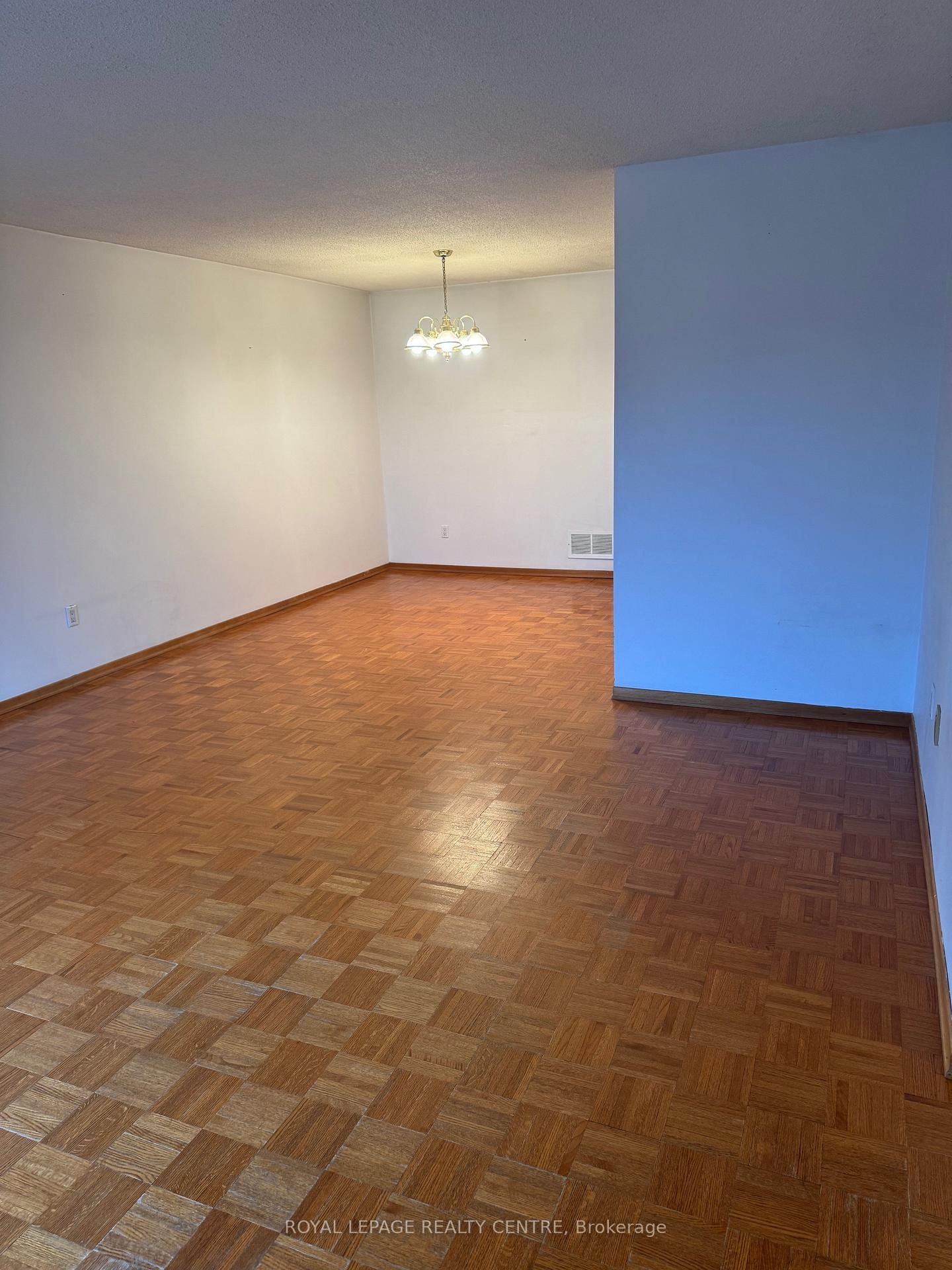 









2409


Culver

Way, Main,
Mississauga,




ON
L5B 2P8

