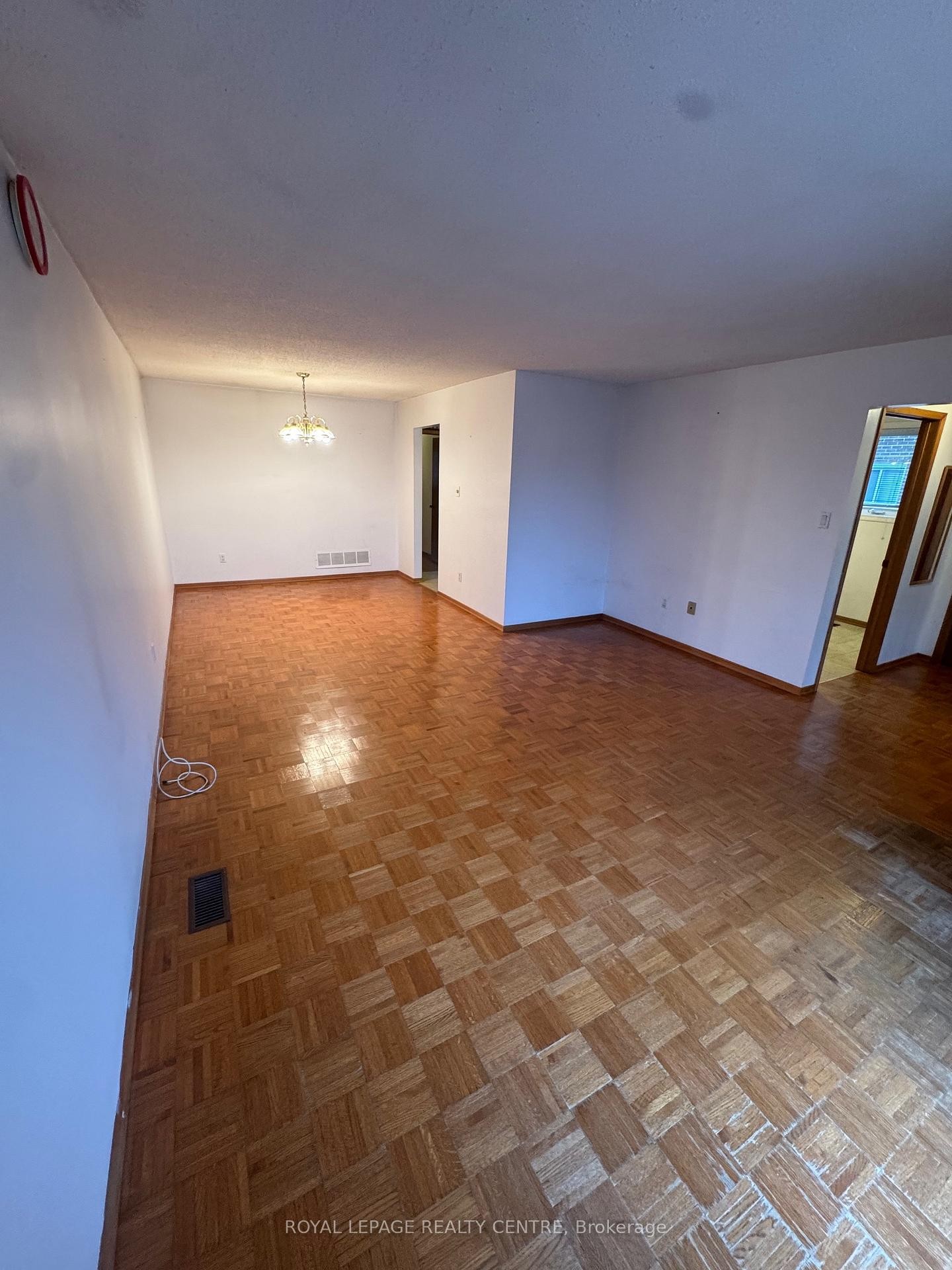 









2409


Culver

Way, Main,
Mississauga,




ON
L5B 2P8

