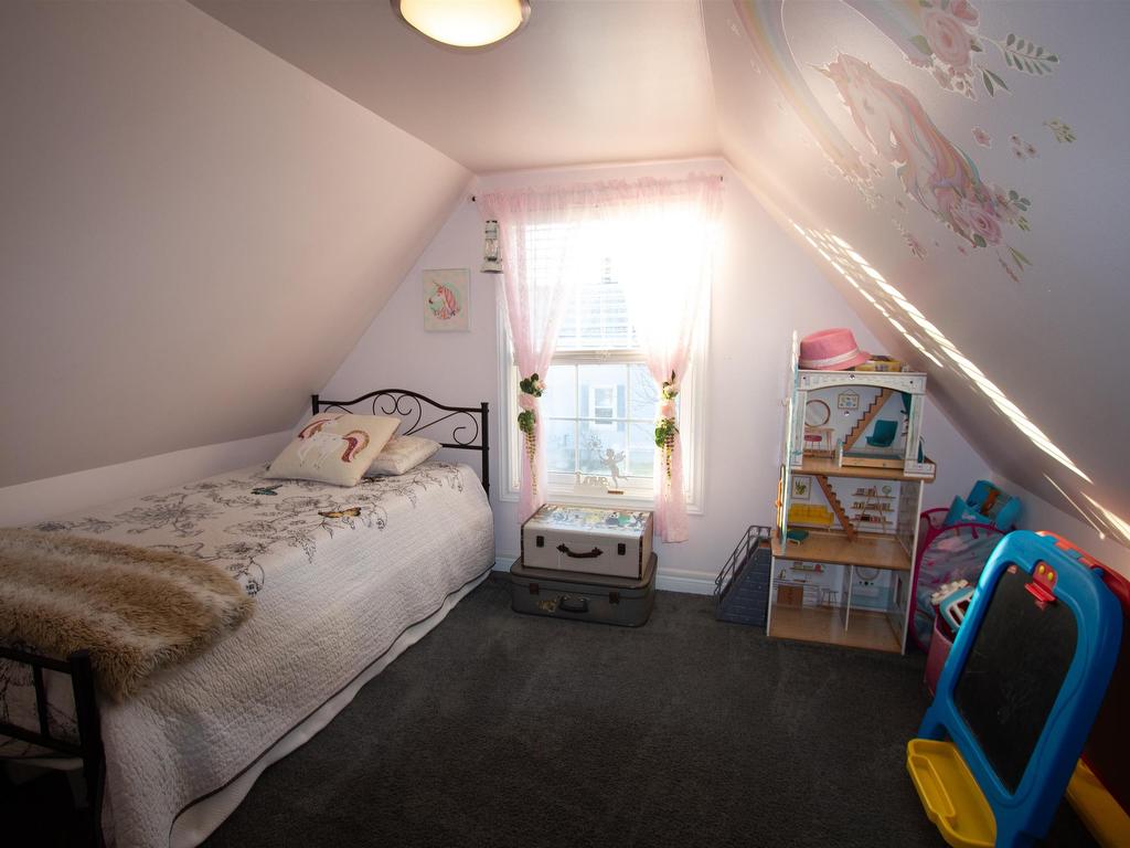 












77 Russell Street

,
Summerside,




PE
C1N 5H7

