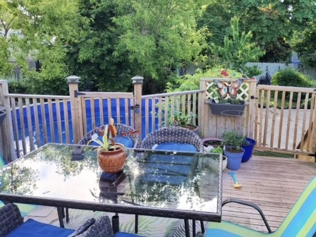 












77 Russell Street

,
Summerside,




PE
C1N 5H7

