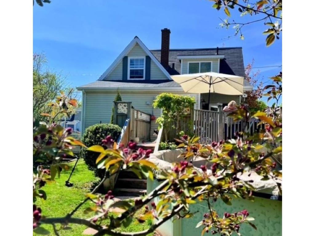 












77 Russell Street

,
Summerside,




PE
C1N 5H7

