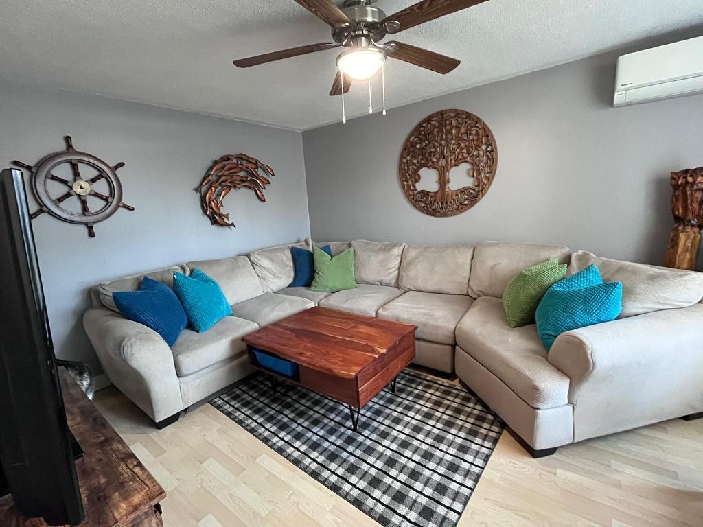 












77 Russell Street

,
Summerside,




PE
C1N 5H7

