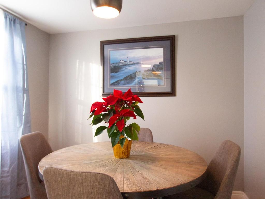 












77 Russell Street

,
Summerside,




PE
C1N 5H7

