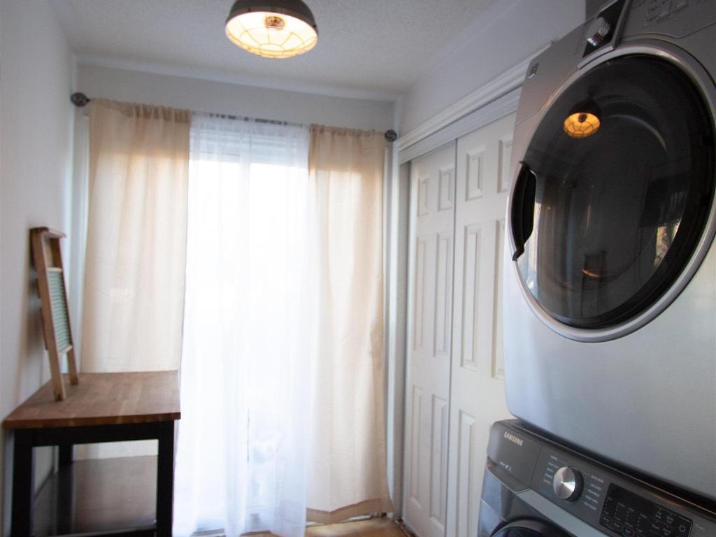 












77 Russell Street

,
Summerside,




PE
C1N 5H7

