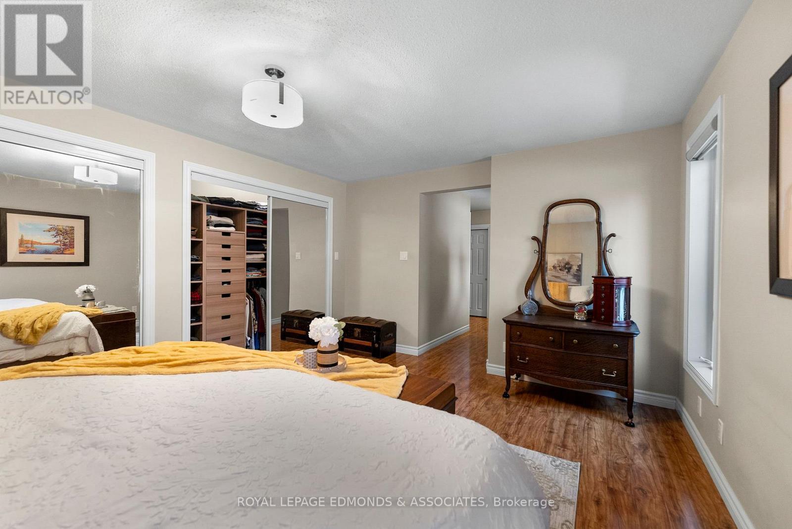 












40925 HIGHWAY 41

,
Laurentian Valley,




Ontario
K8A6W5

