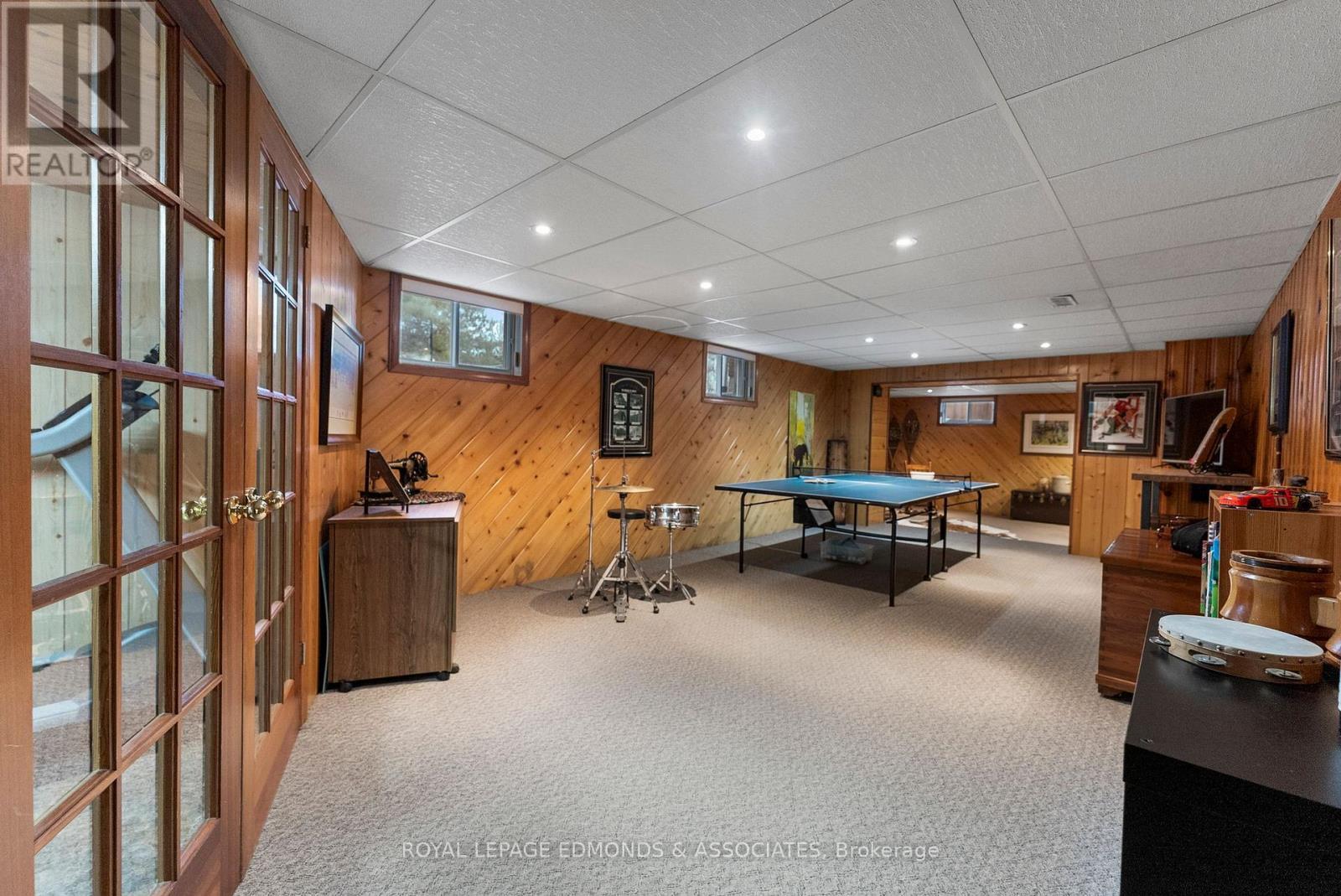 












40925 HIGHWAY 41

,
Laurentian Valley,




Ontario
K8A6W5

