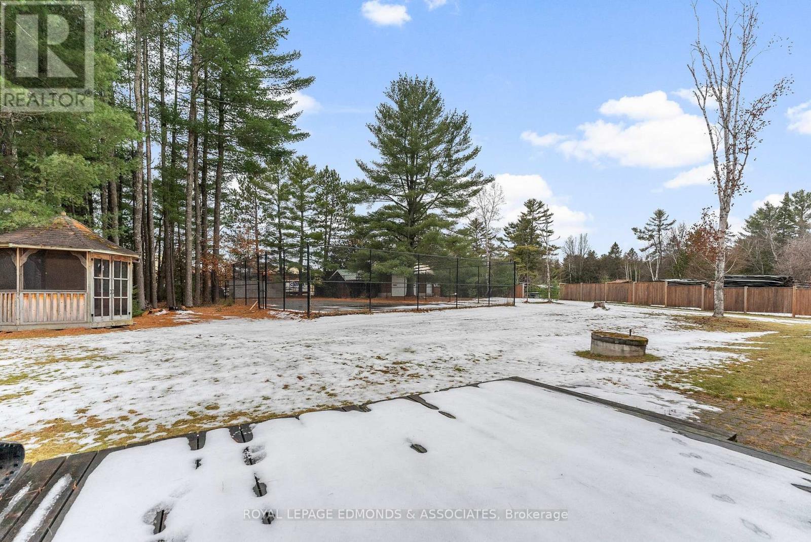 












40925 HIGHWAY 41

,
Laurentian Valley,




Ontario
K8A6W5

