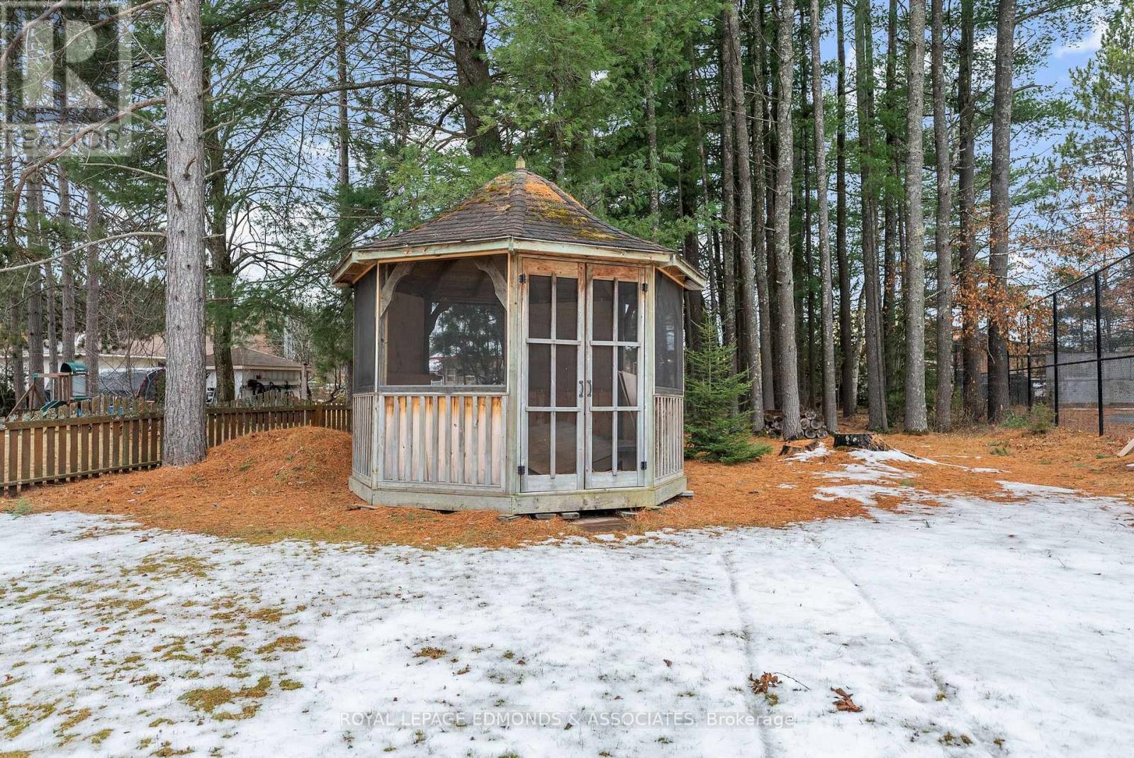 












40925 HIGHWAY 41

,
Laurentian Valley,




Ontario
K8A6W5

