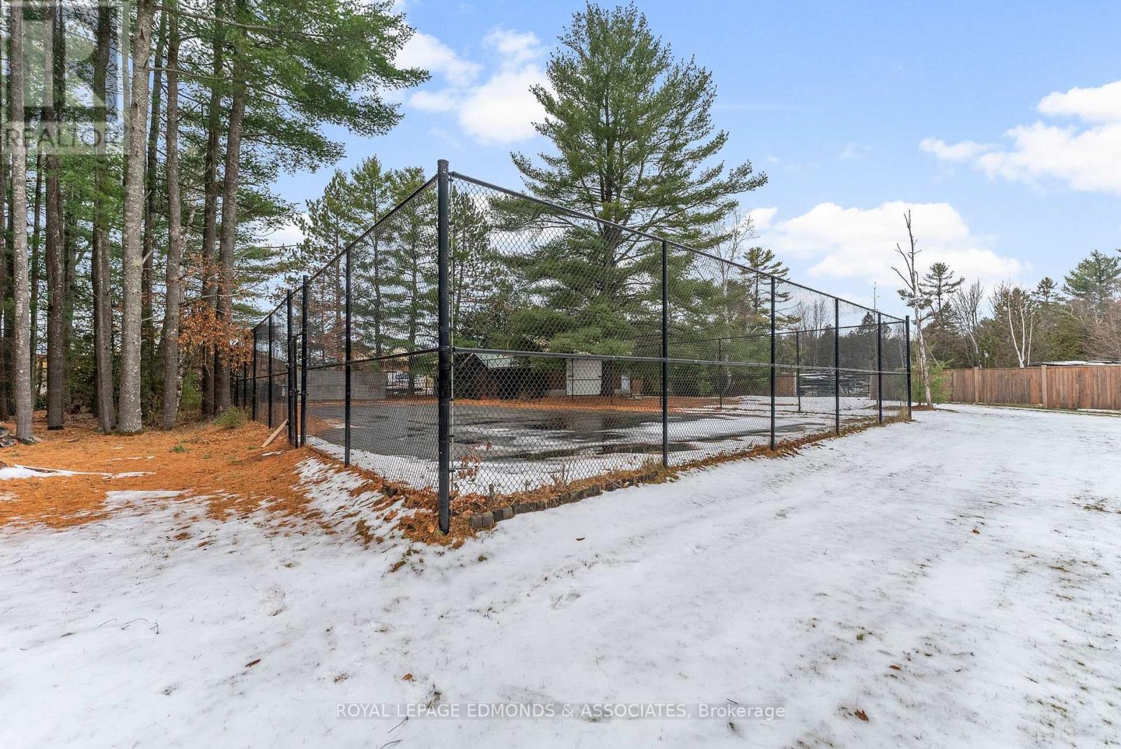 












40925 HIGHWAY 41

,
Laurentian Valley,




Ontario
K8A6W5

