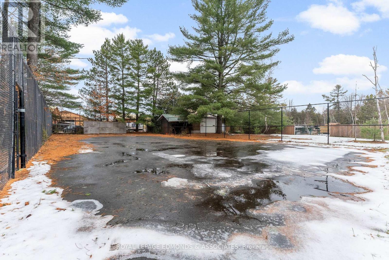 












40925 HIGHWAY 41

,
Laurentian Valley,




Ontario
K8A6W5

