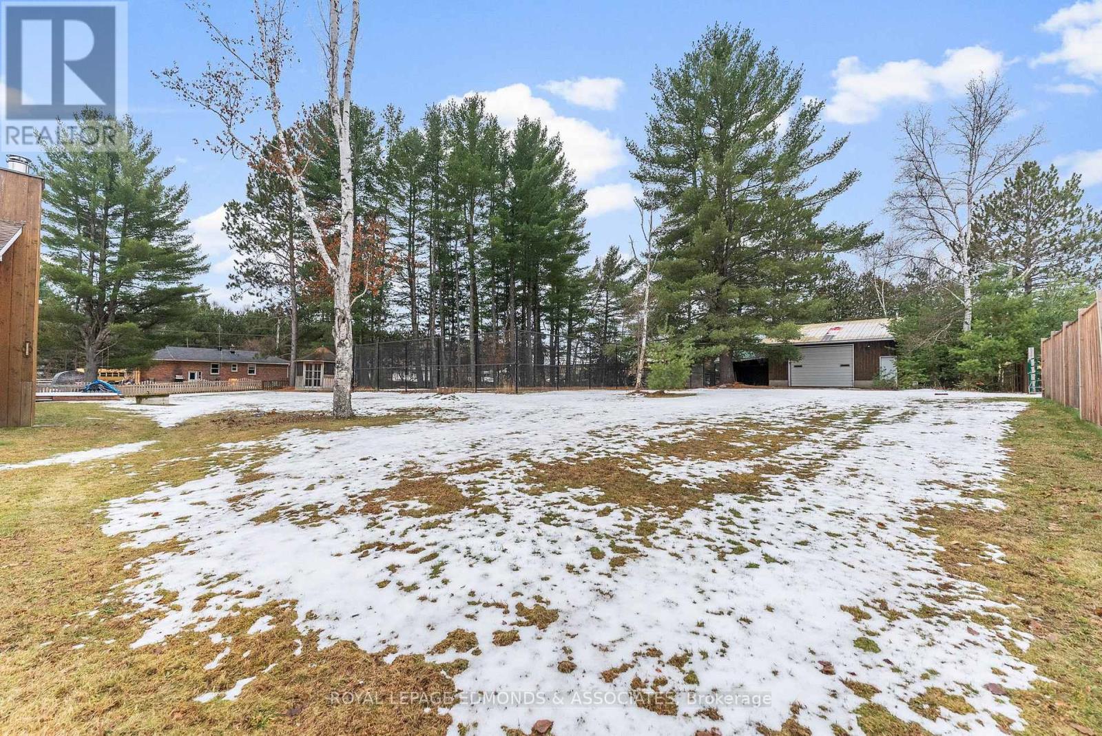 












40925 HIGHWAY 41

,
Laurentian Valley,




Ontario
K8A6W5

