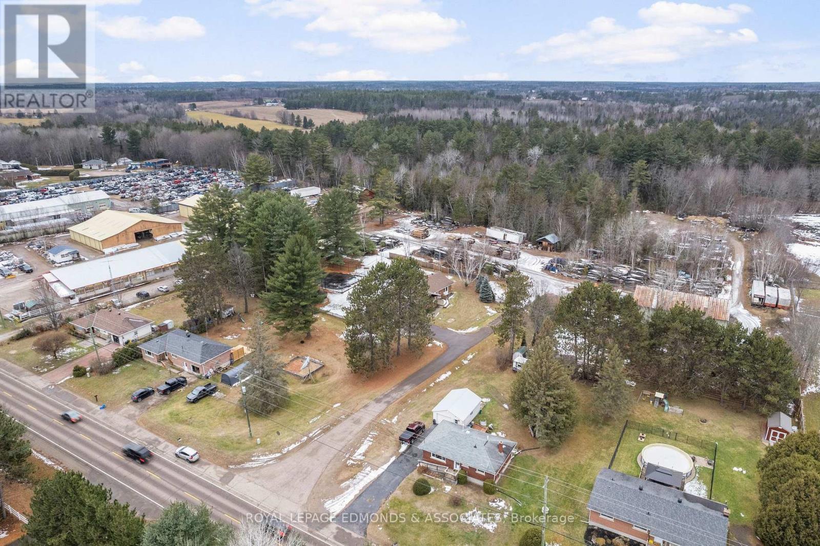 












40925 HIGHWAY 41

,
Laurentian Valley,




Ontario
K8A6W5

