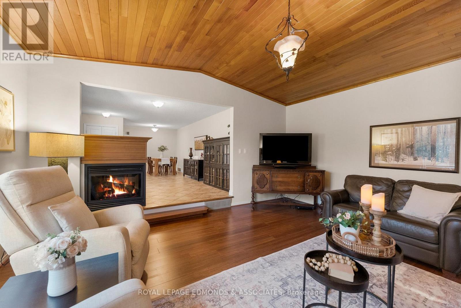 












40925 HIGHWAY 41

,
Laurentian Valley,




Ontario
K8A6W5

