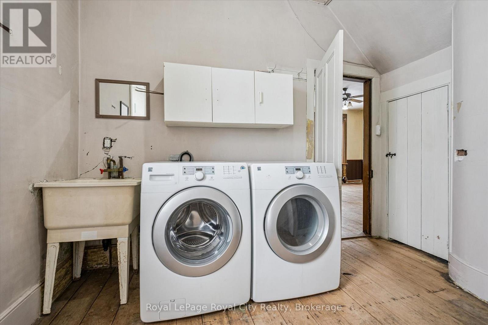 












5877 HIGHWAY 6 ROAD N

,
Centre Wellington,




Ontario
N1H6J2

